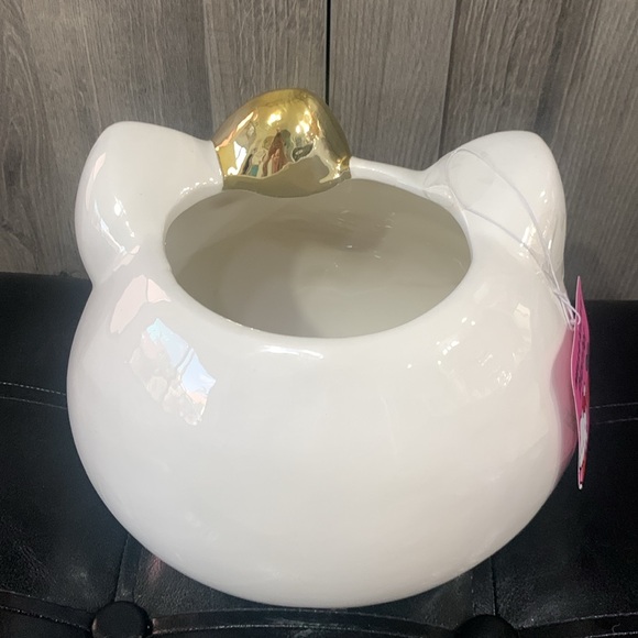 New Sanrio Hello Kitty Ceramic Planter With Metallic Gold Bow Tag Attached - Picture 8 of 10